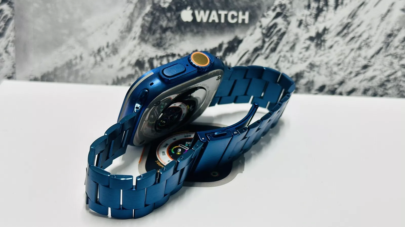 ⌚ Apple Watch Ultra 49mm — Blue Anodized Titanium with Blue Link Band - Image 8