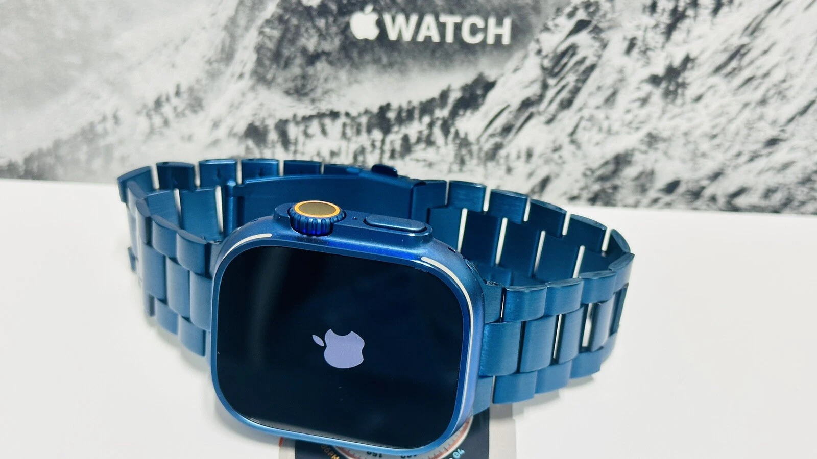 ⌚ Apple Watch Ultra 49mm — Blue Anodized Titanium with Blue Link Band - Image 10